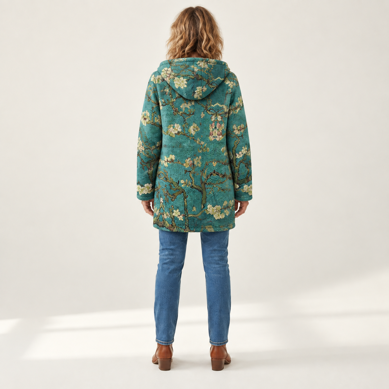 Julia - Mantel met artistiek bloemenpatroon - back view