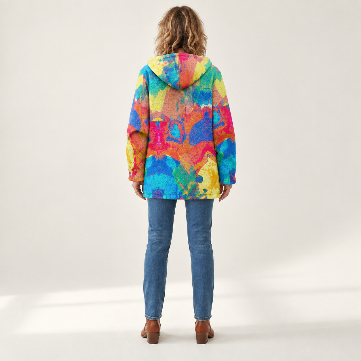 Greta - Jack met kleurrijk kunstpatroon - back view