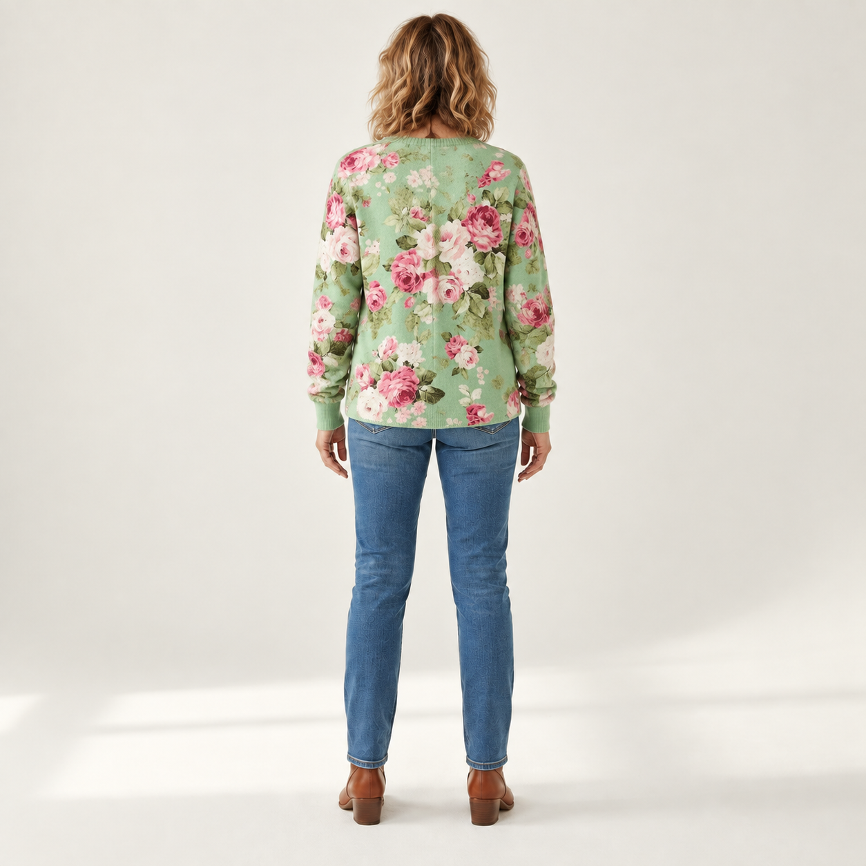 Rosa - Comfortabele gebreide cardigan met knopen - back view