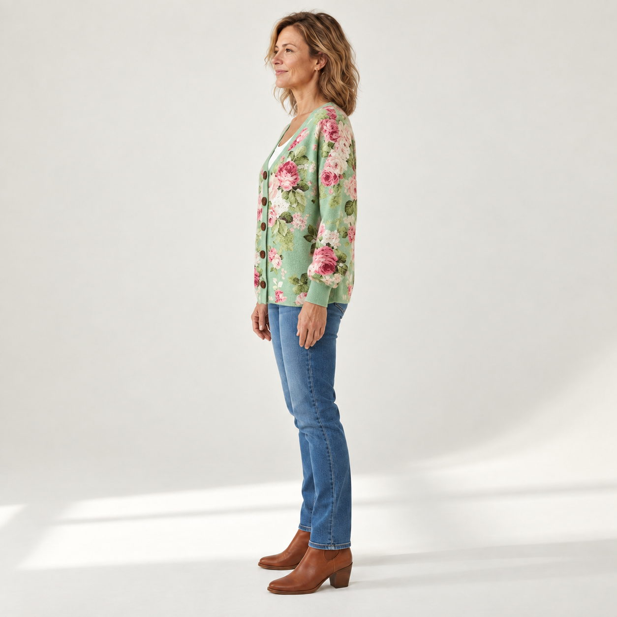 Rosa - Comfortabele gebreide cardigan met knopen - side view