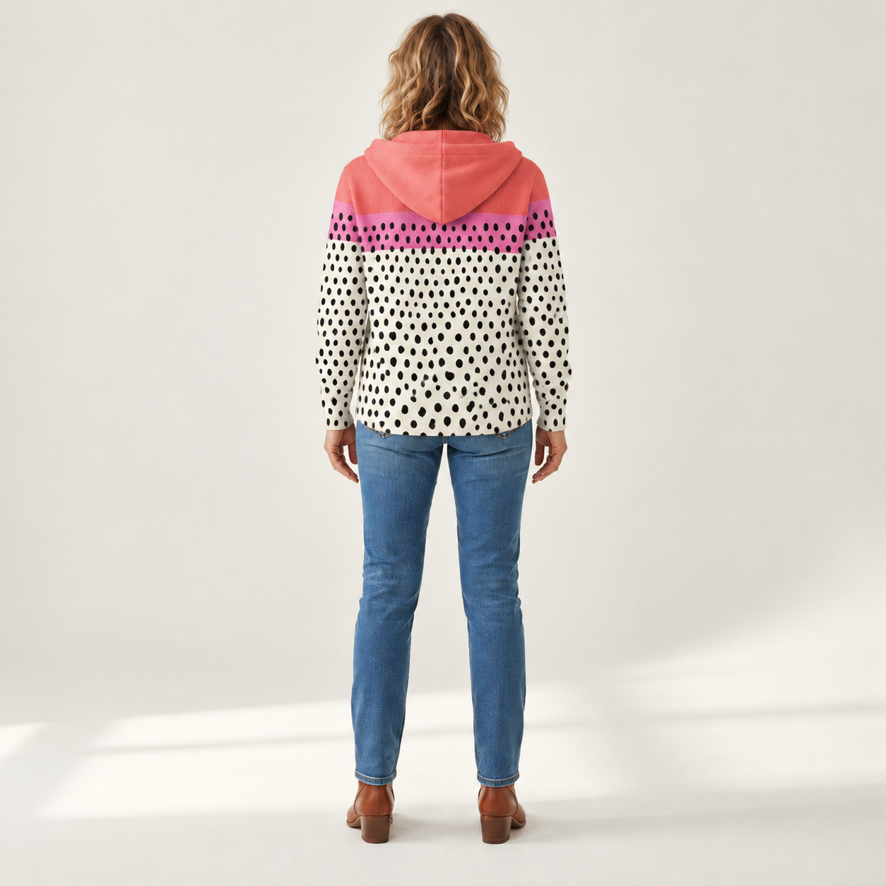Theresa - Comfortabele gebreide cardigan met capuchon - back view