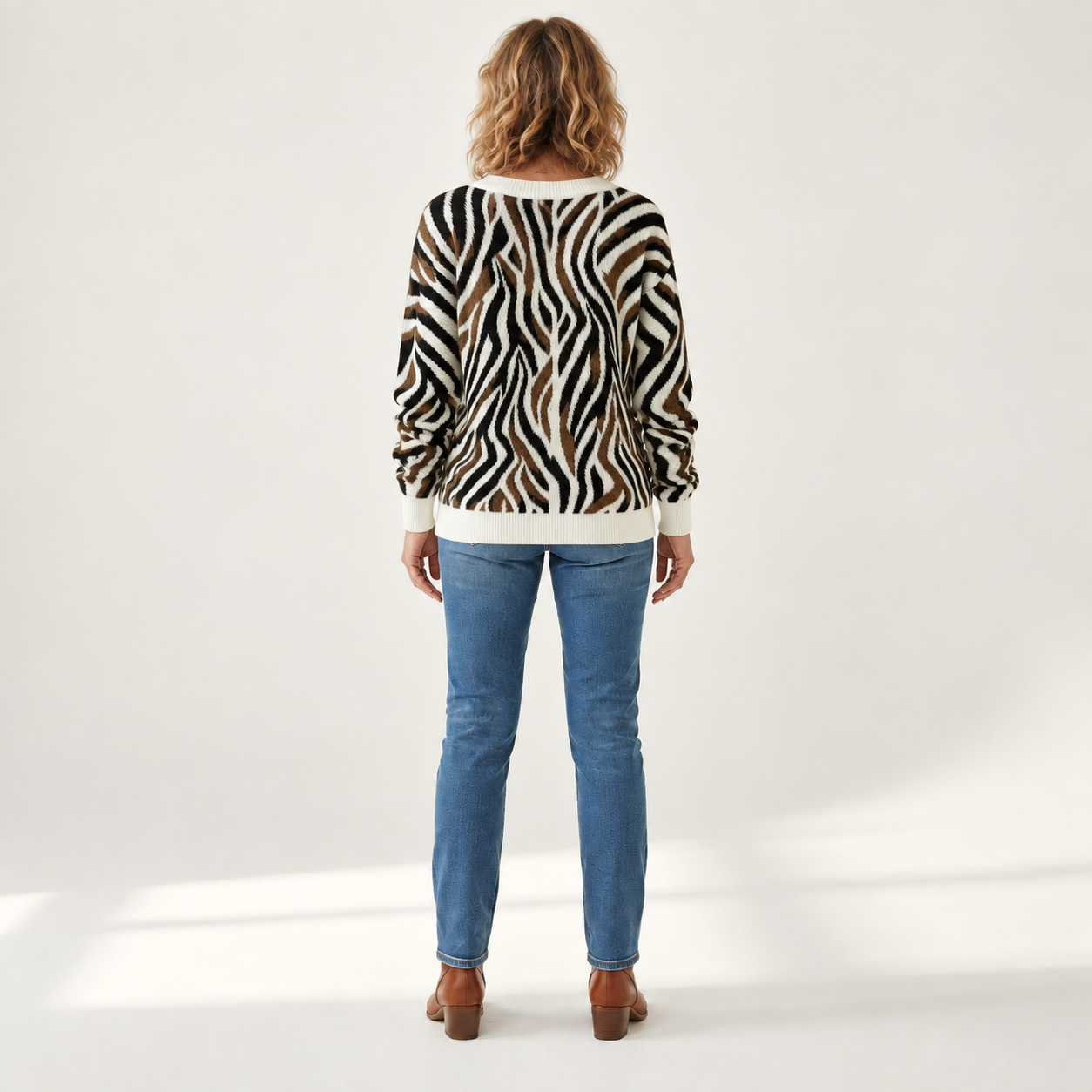 Katharina - Comfortabele gebreide cardigan met knopen - back view