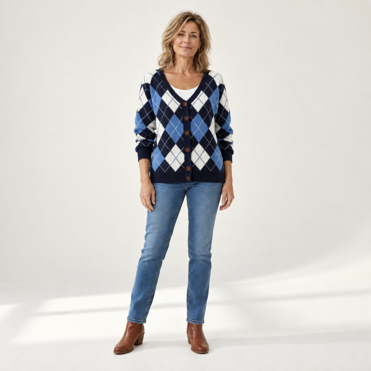 Frieda - Comfortabele gebreide cardigan met knopen - front view