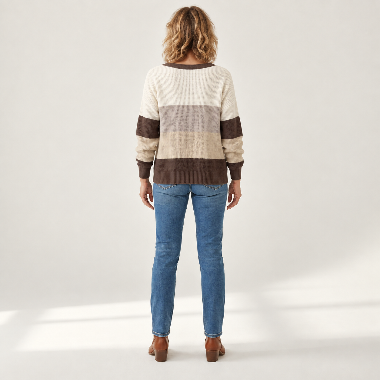 Johanna - Comfortabele gebreide cardigan met knopen - back view