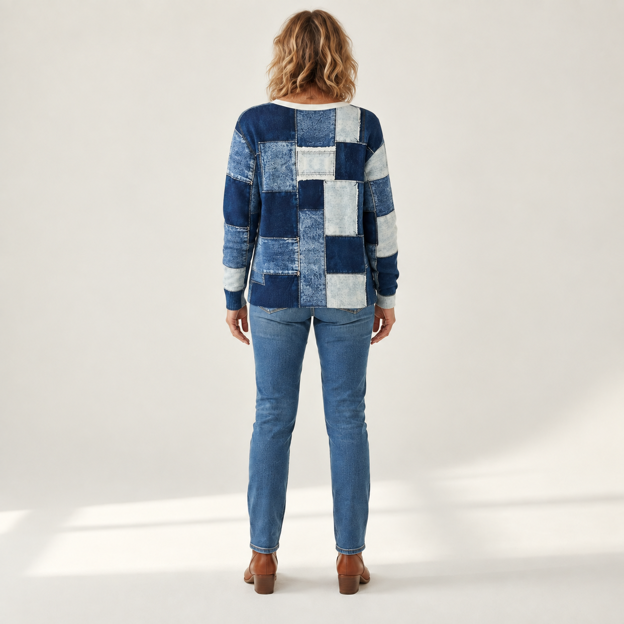 Viktoria - Comfortabele gebreide cardigan met knopen - back view