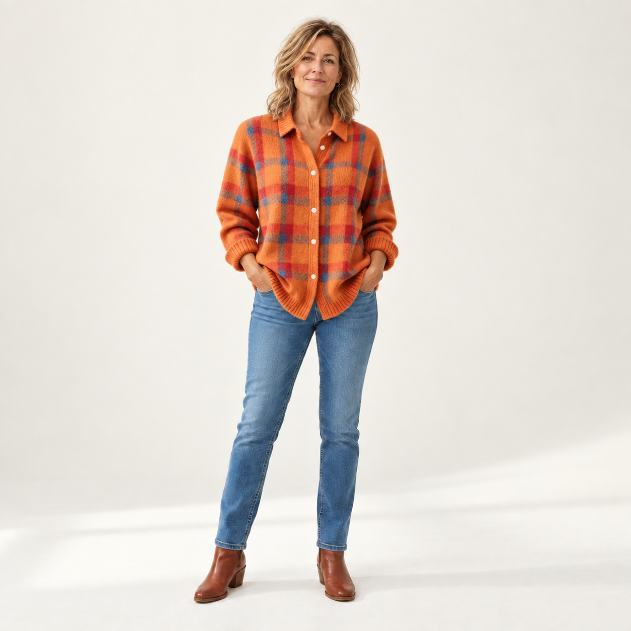Megan - Geruit vest met knopen - front view