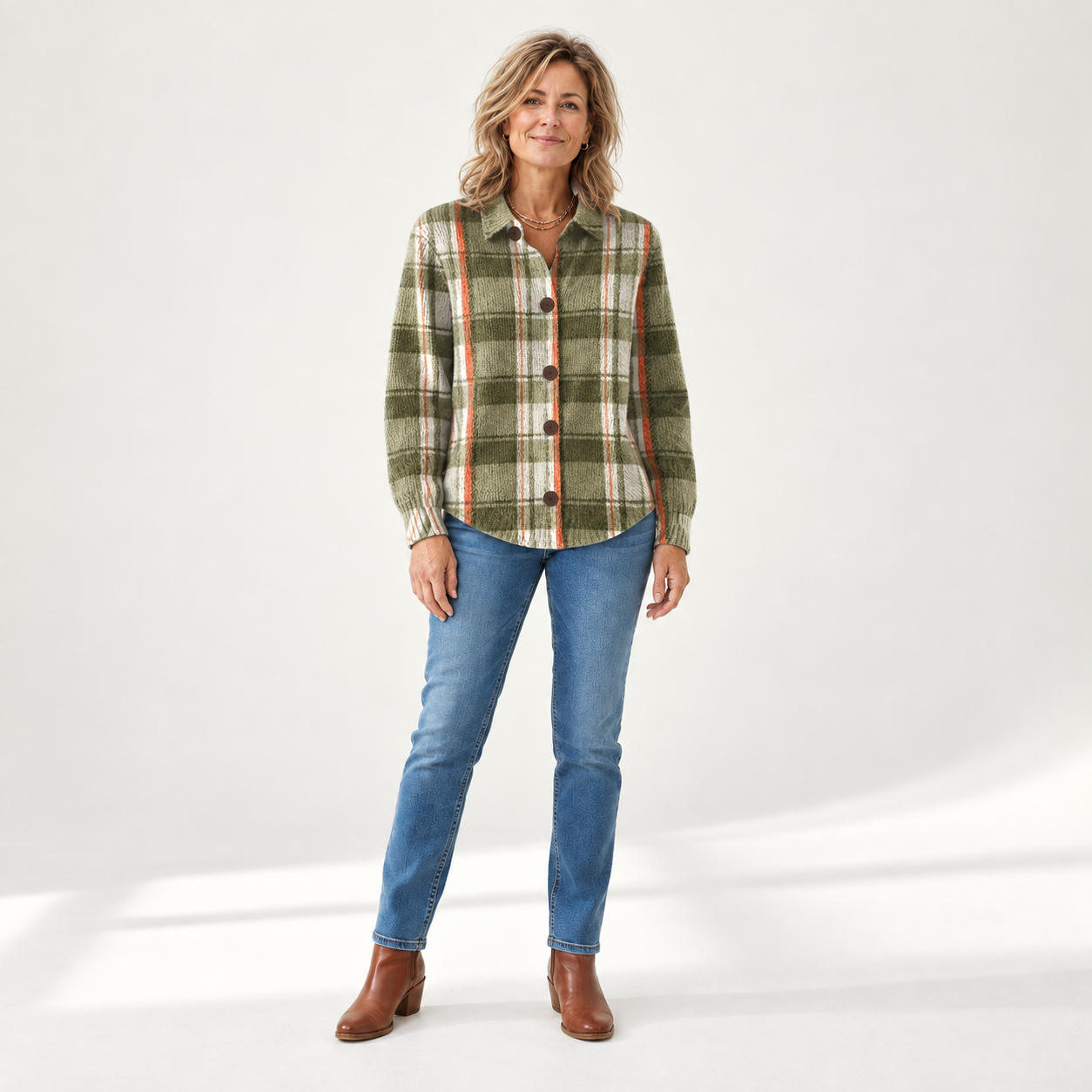Hazel - Olijfgroen geruit vest met knopen - front view