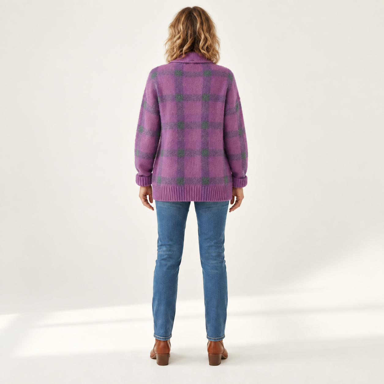 Rebecca - Losvallend gebreid vest met ruitpatroon - back view