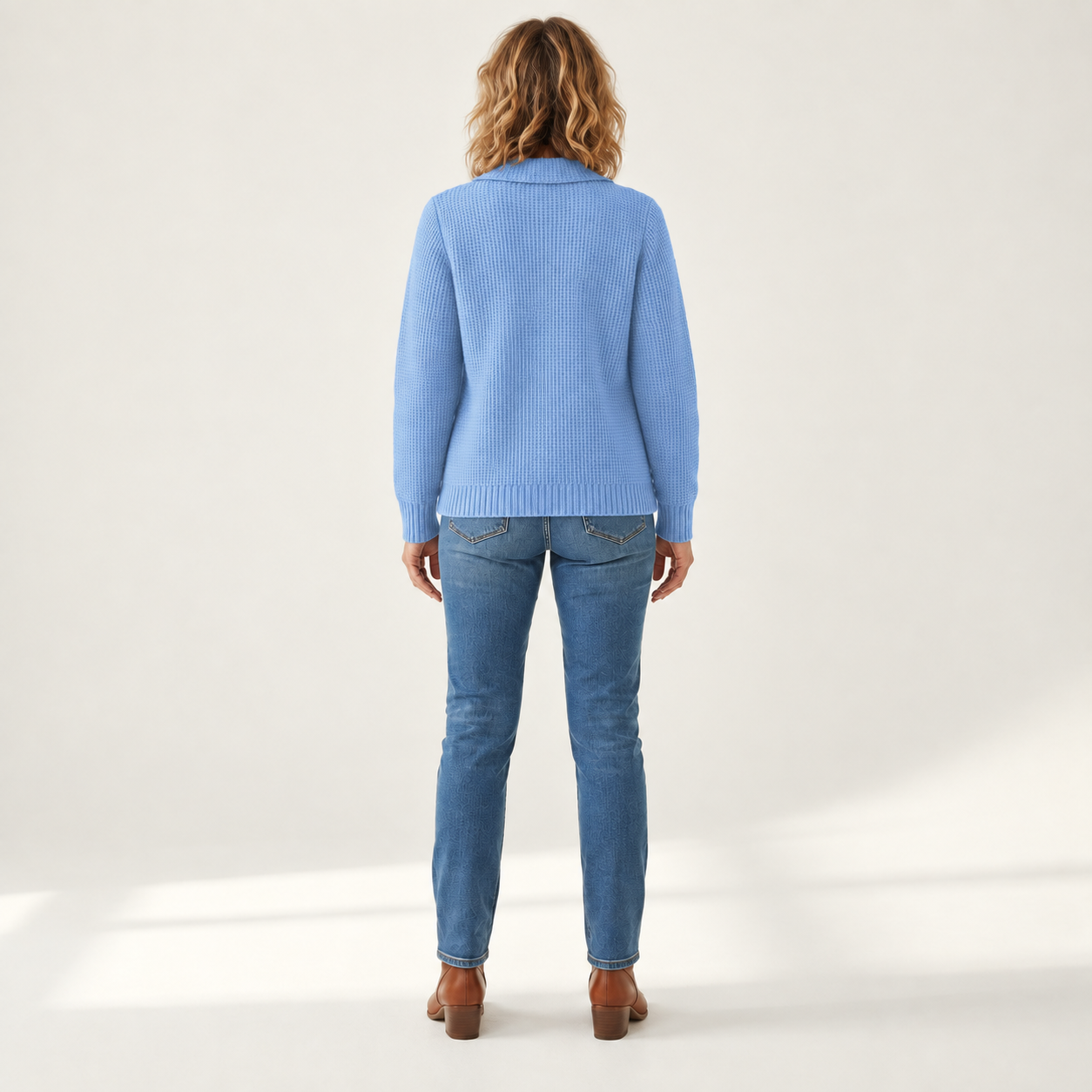 Caitlin - Gestructureerd vest met knopen - back view