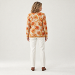 Andrea - Vest met herfstachtig bladerenpatroon - back view