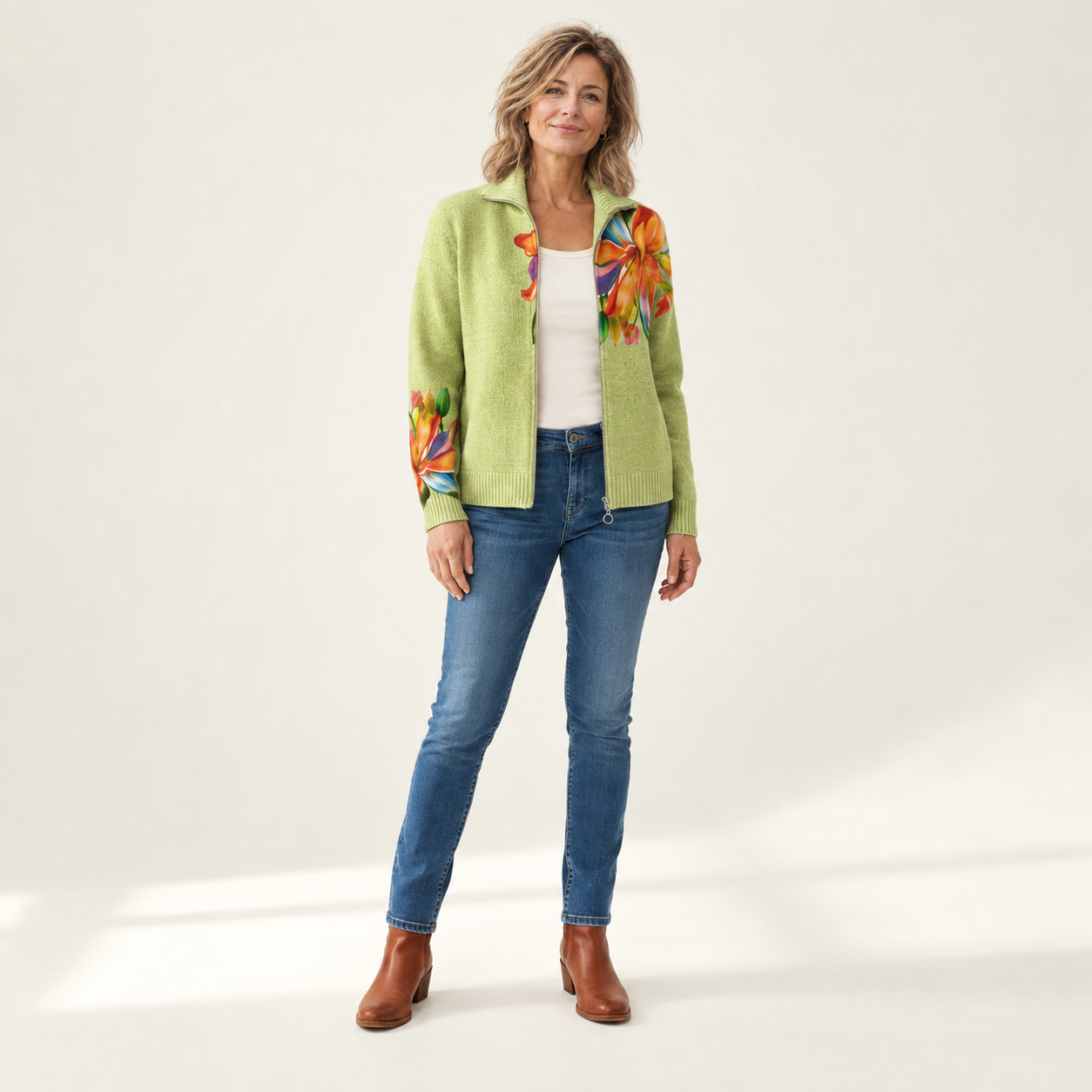Claudia vest met model - vooraanzicht