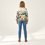 Heike vest met model - achteraanzicht