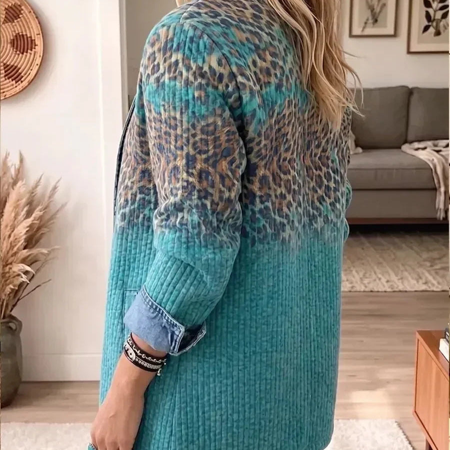 Abigail – Vintage denimjas met leeuwenprint