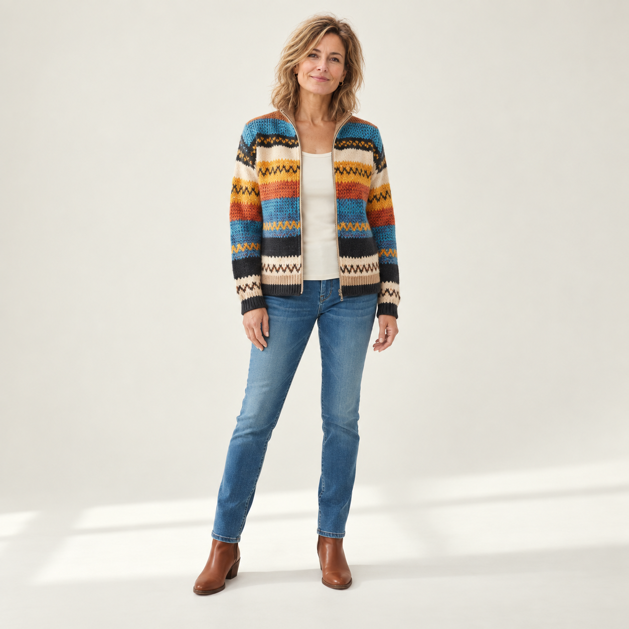 Karin vest met model - vooraanzicht