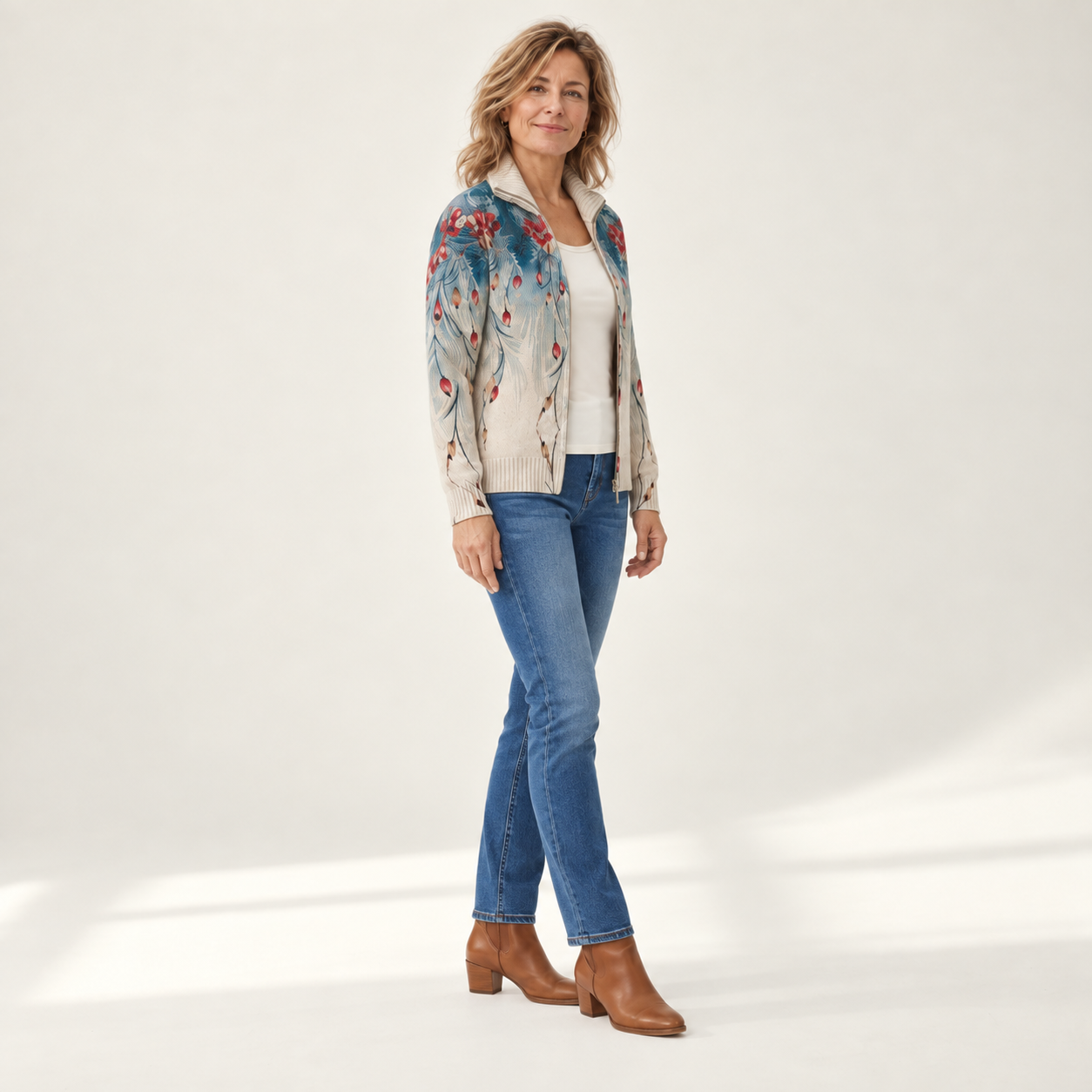 Martina - Vest met pauwenveermotief - zijkant
