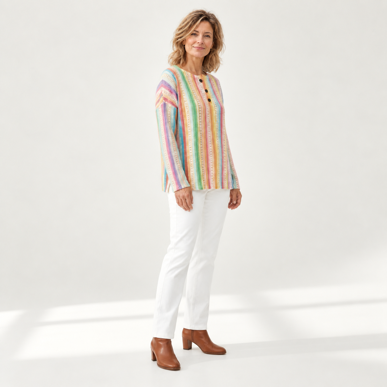 Maud trui met model - zijaanzicht