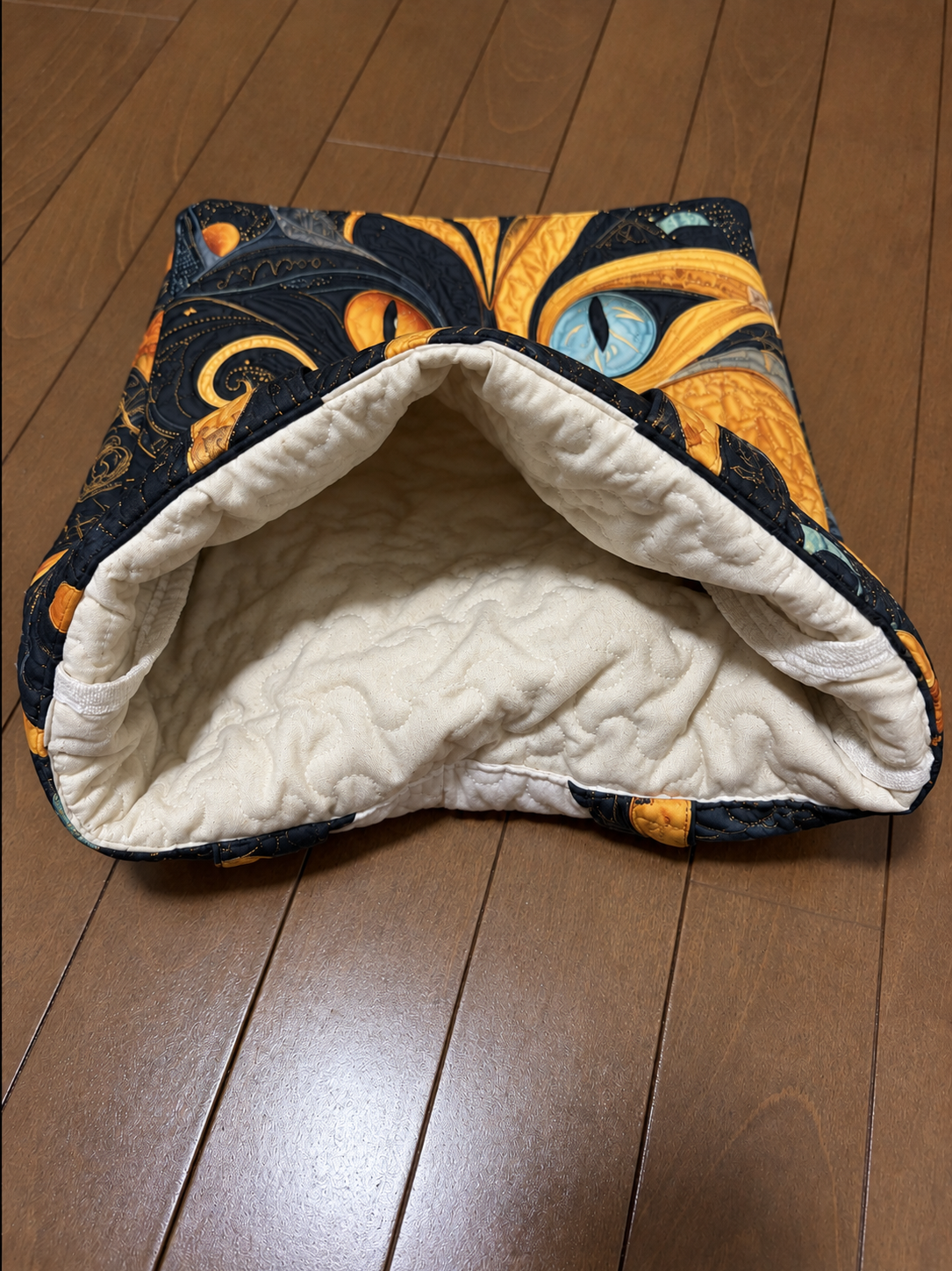 黒猫柄キルティングトートバッグを開いた内側
