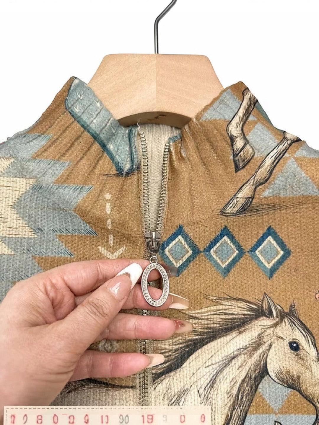Brigitte - Gebreid vest met paarden- en cactusmotief