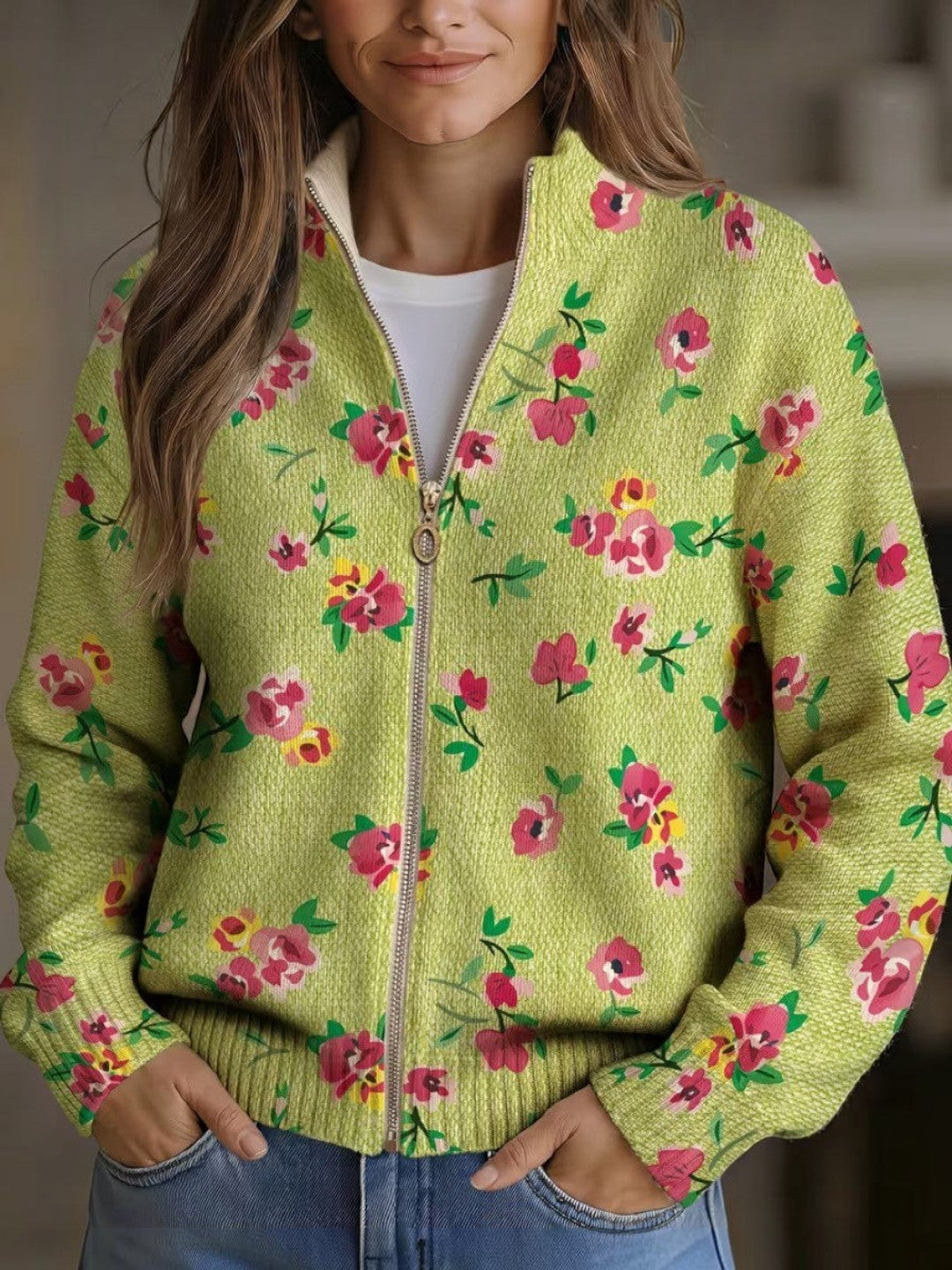 Elke - Groen vest met bloemenpatroon