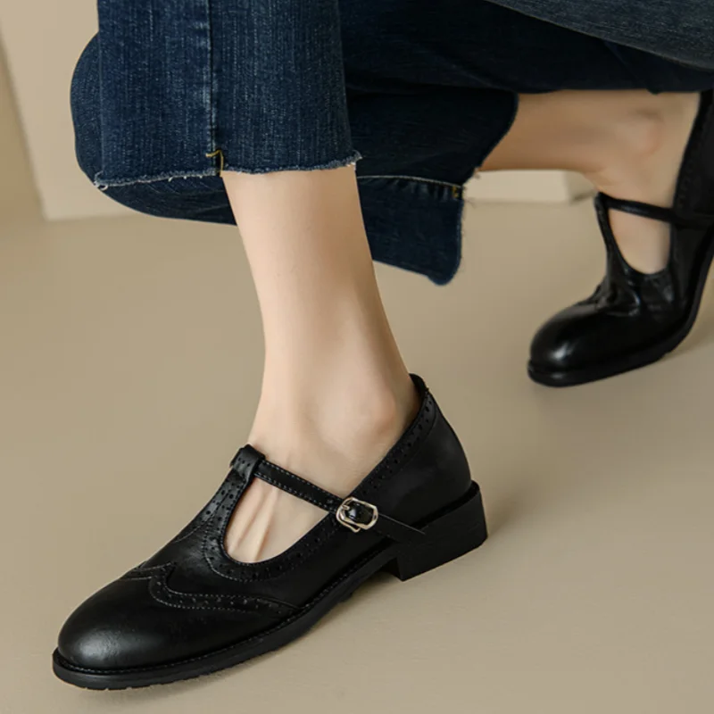 Johanna - Elegante damesschoenen met T-band