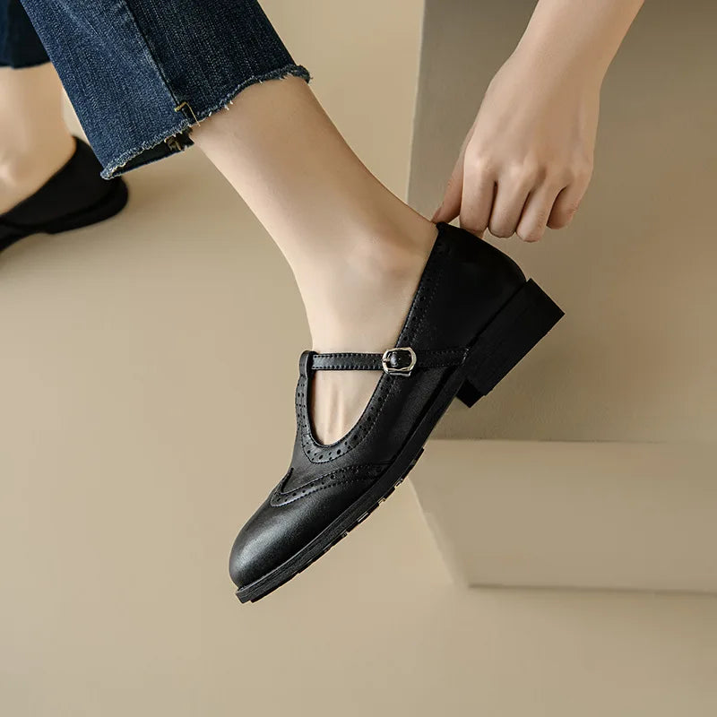 Johanna - Elegante damesschoenen met T-band