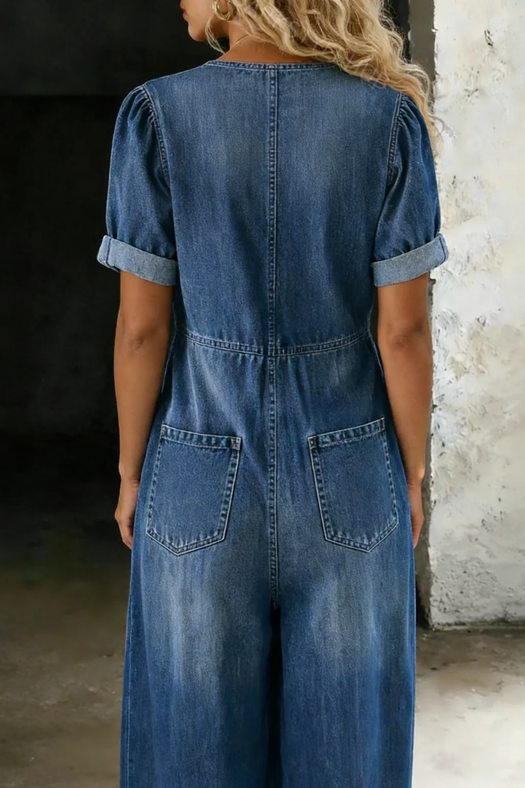 Lidwien - Korte jumpsuit met korte mouwen en V-hals