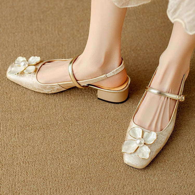 Mathilde - Elegante damesschoenen met bloemdetail