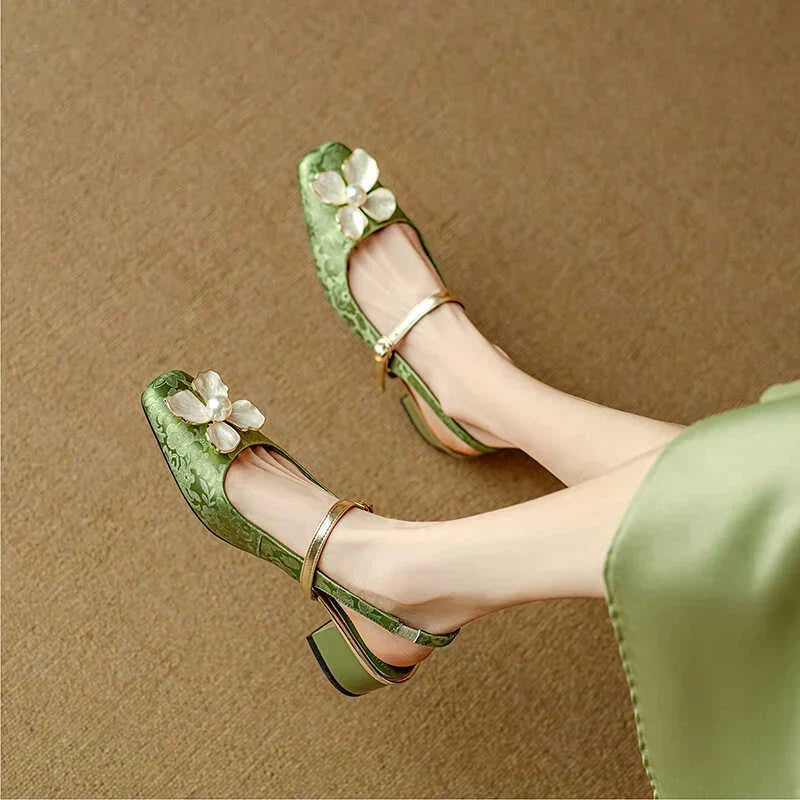 Mathilde - Elegante damesschoenen met bloemdetail