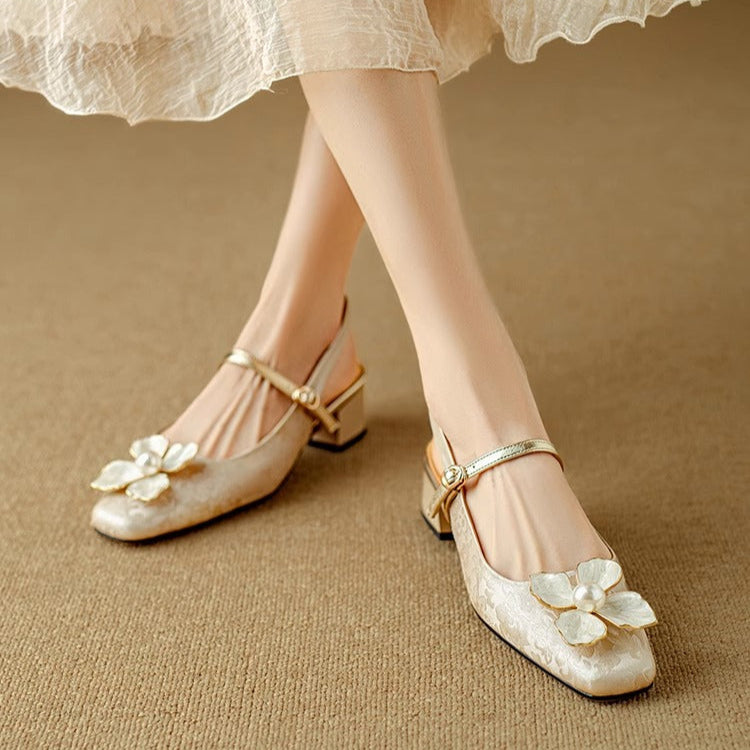 Mathilde - Elegante damesschoenen met bloemdetail