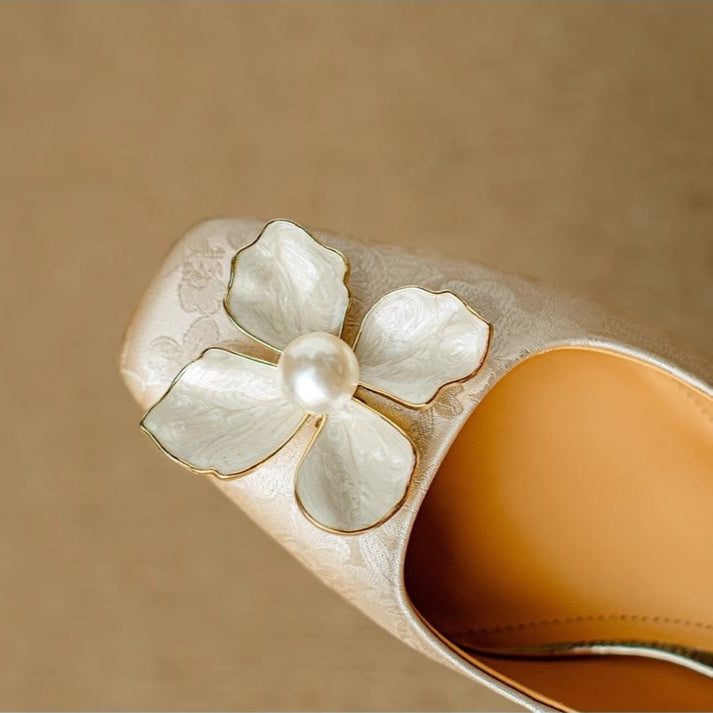 Mathilde - Elegante damesschoenen met bloemdetail