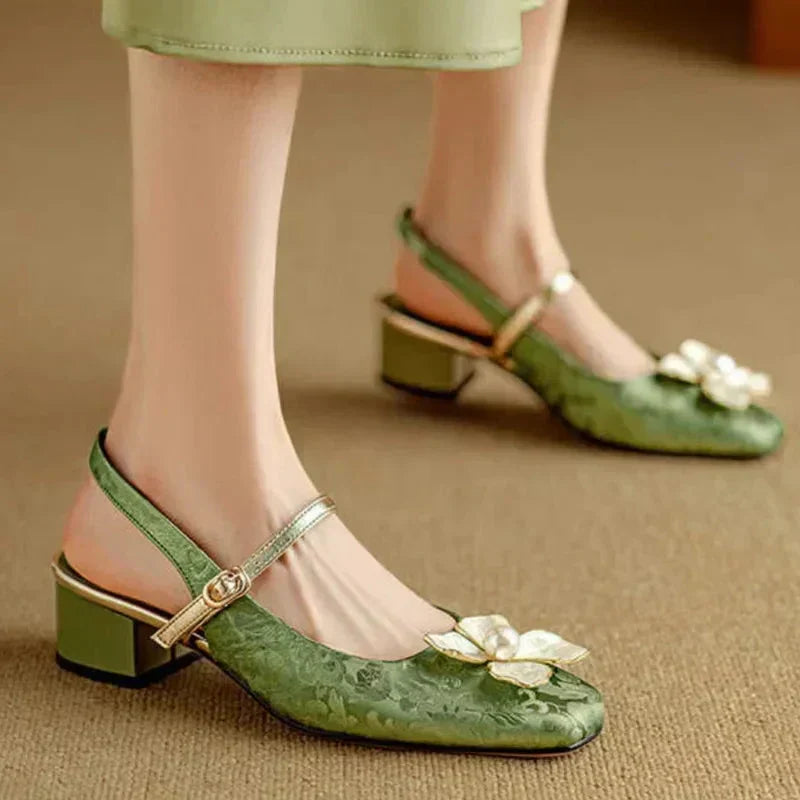 Mathilde - Elegante damesschoenen met bloemdetail