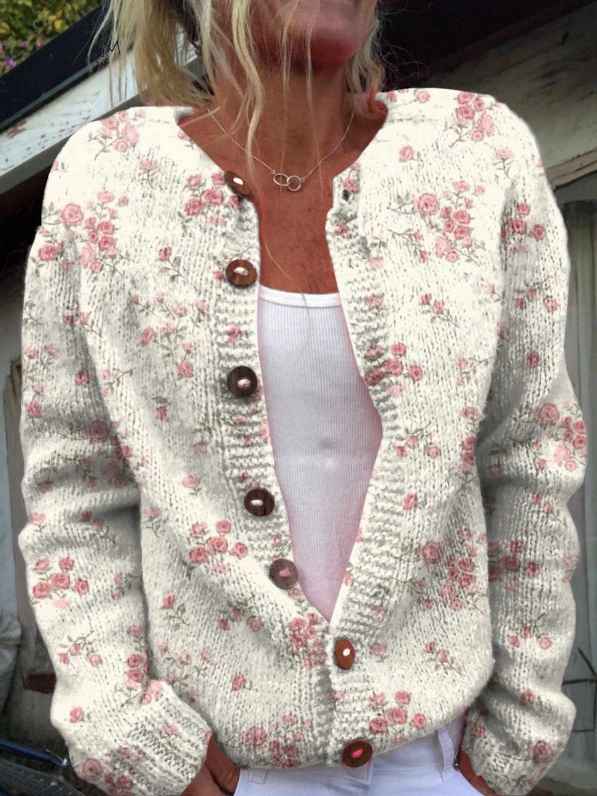Monika - Crèmekleurig vest met kleine rozen