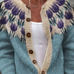 Rosemarie - Gebreid vest met bloemenpatroon op de pas