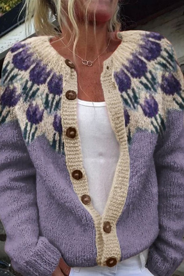 Rosemarie - Gebreid vest met bloemenpatroon op de pas