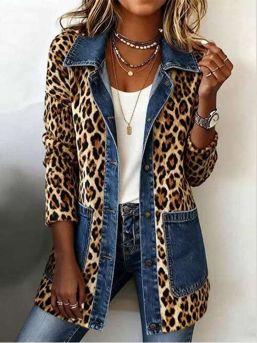 Wilke - Lang jasje met luipaardprint en contrasterend denim