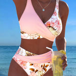 Ylva - Bikini met contrasterend bloemenpatroon en split