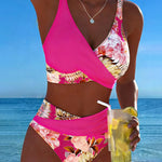 Ylva - Bikini met contrasterend bloemenpatroon en split