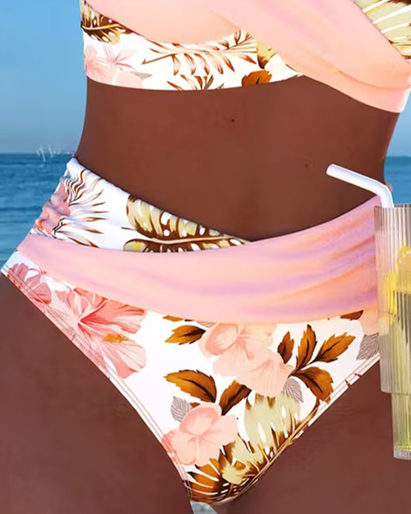 Ylva - Bikini met contrasterend bloemenpatroon en split