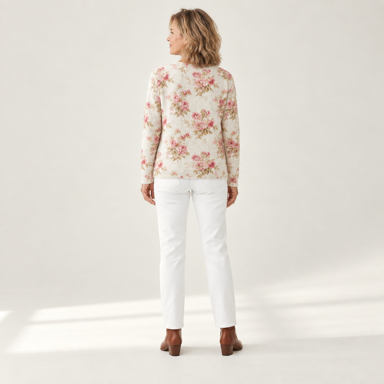 Petra - Crèmekleurig vest met roze bloemen - achterkant